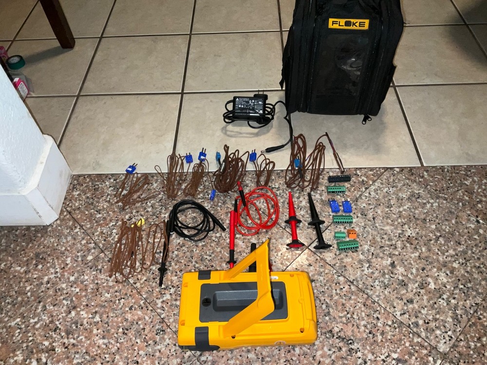 Fluke 753 Multifunction Documenting Process Calibrator