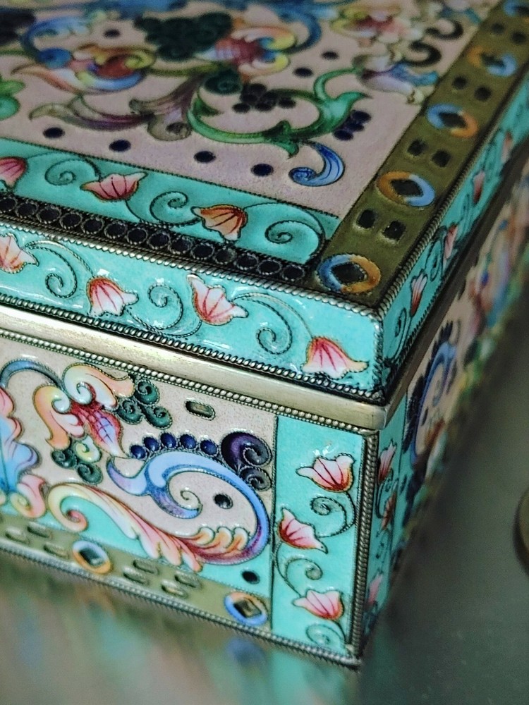 ANTIQUE IMPERIAL RUSSIAN SILVER ENAMEL CIGARETTE VANITY BOX