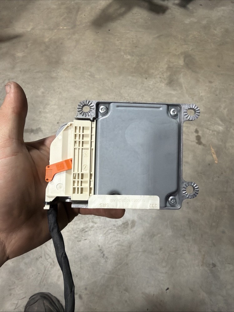 2018-2024 VOLVO VNL 760 ECM CAB COMPUTER CONTROL MODULE 21589003 OEM