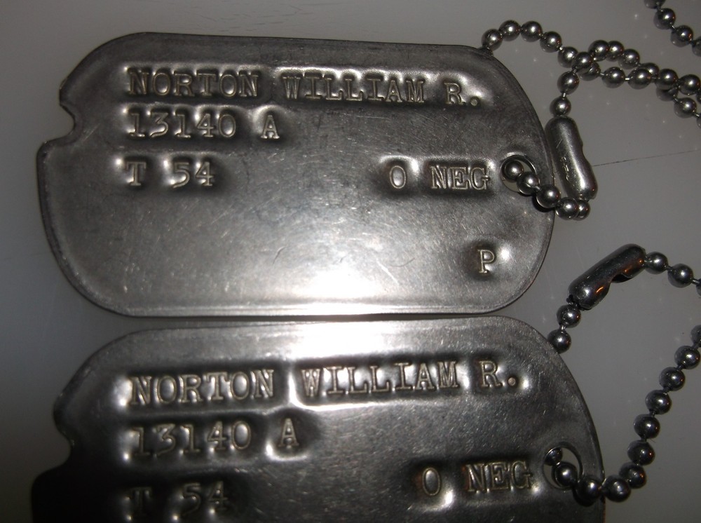 ARMY AIR FORCES NOTCHED DOG TAGS PAIR / PILOTS TAGS W/ CHAIN