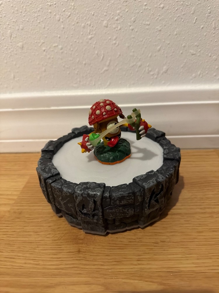 Skylanders Giant Figures | 14 pieces total | Read description