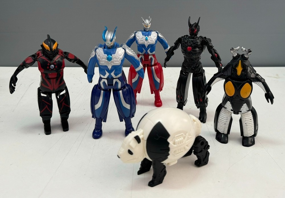 BANDAI Ultraman Ultra Egg Action Figures