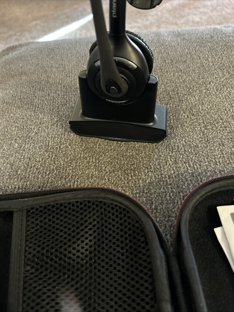 Plantronics Savi 410/420 Wireless Headset System with Case - EUC