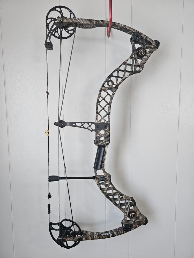 Mathews Z2 Compound Bow