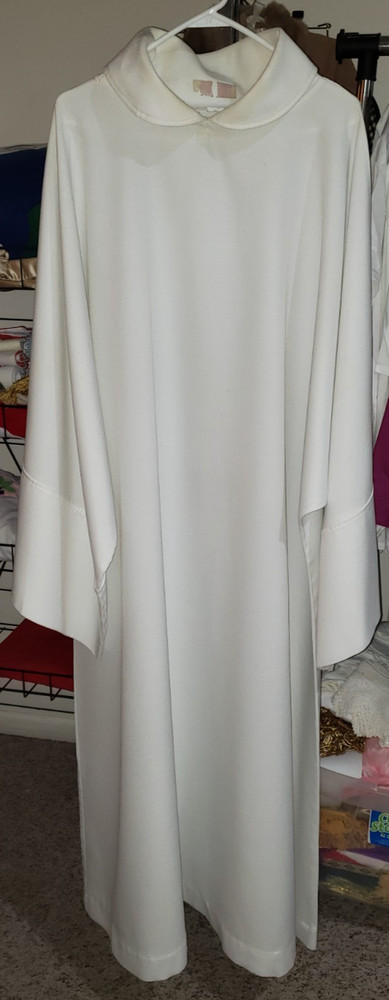 CLERGY SERVER CONCELEBRATION STYLE ALB 55" LONG POINTED COLLAR