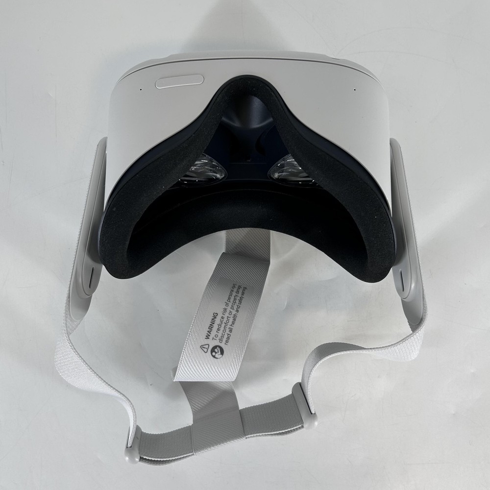 Meta Quest 2 VR Headset 256GB w/ Charger/Regular Strap - Does Not Charge