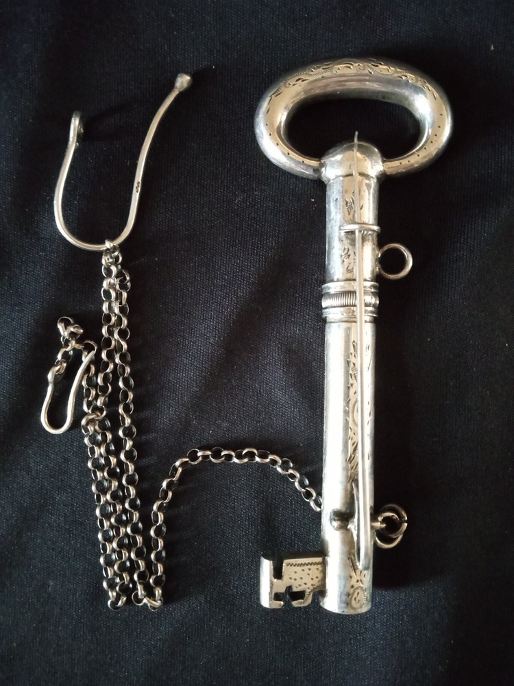 SILVER KEY CHATELAINE Biedermeier Needle case brooch jasseron chain c1840