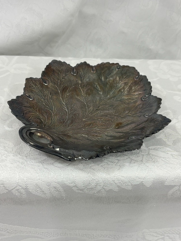 Vintage Reed & Barton Silver-Plated Leaf Dish Shallow – Pattern 140