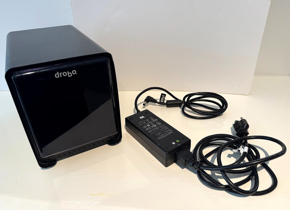 Data Robotics DRDS2-A Drobo FS 5-Bay Storage Array - With Adapter, No drives