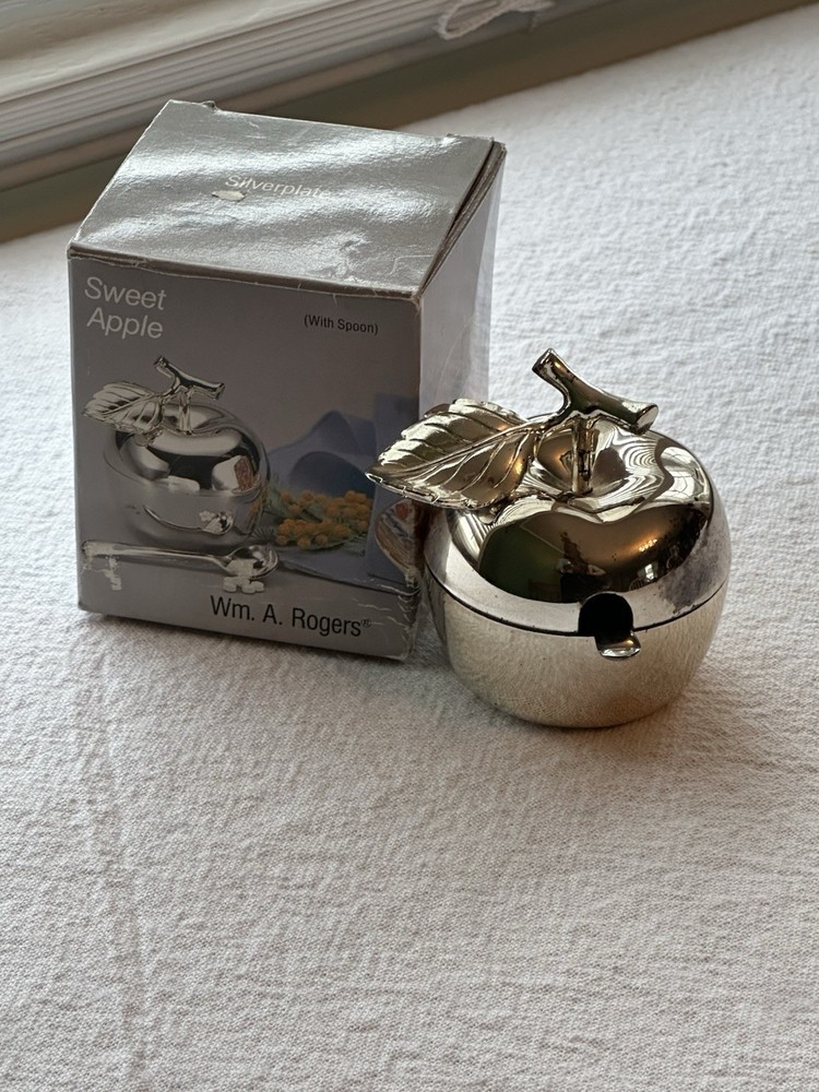 Vintage Wm. A Rogers Small Sweet Apple w/ Spoon Condiment Server Silver Plate