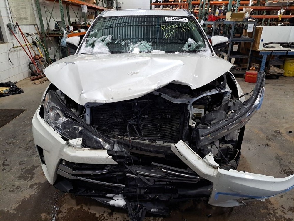 2017 Highlander Camera/Projector Sku#4395992