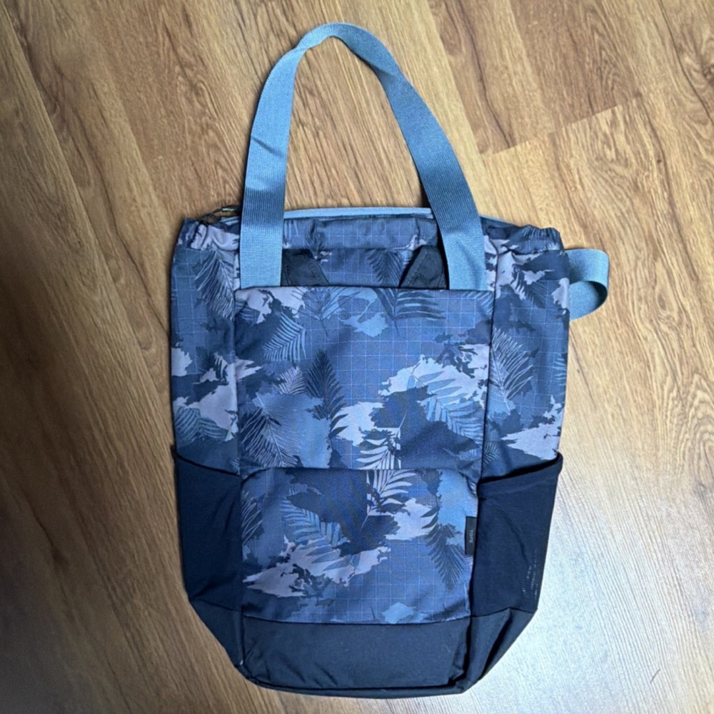 Osprey Daylite Daypack Blue Camo Pattern Backpack Adjustable Straps