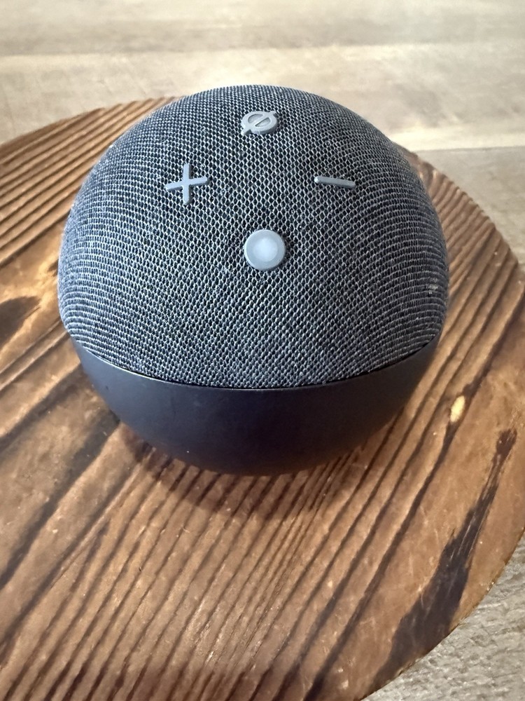 Amazon Echo Dot 4th Gen Smart Speaker (B7W64E) – Tested, No Power Adapter, Clean