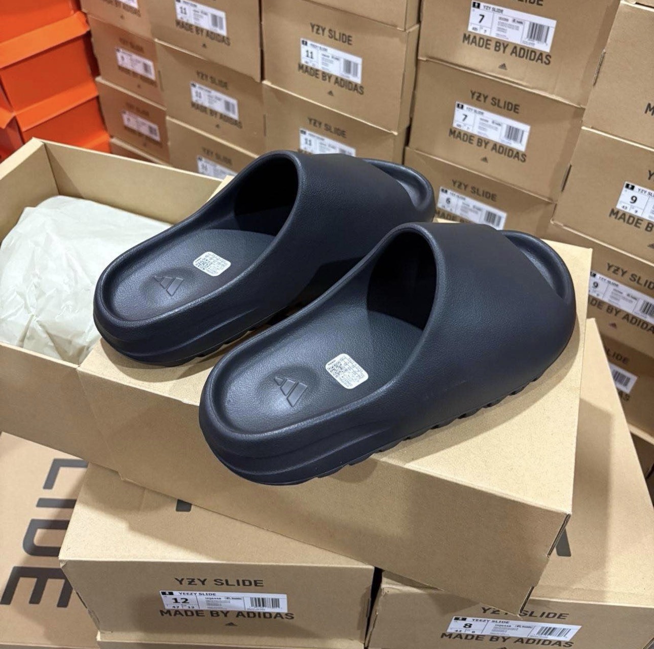 YEEZY SLIDES ONYX - 7-12 🚨Fast Shipping🚨