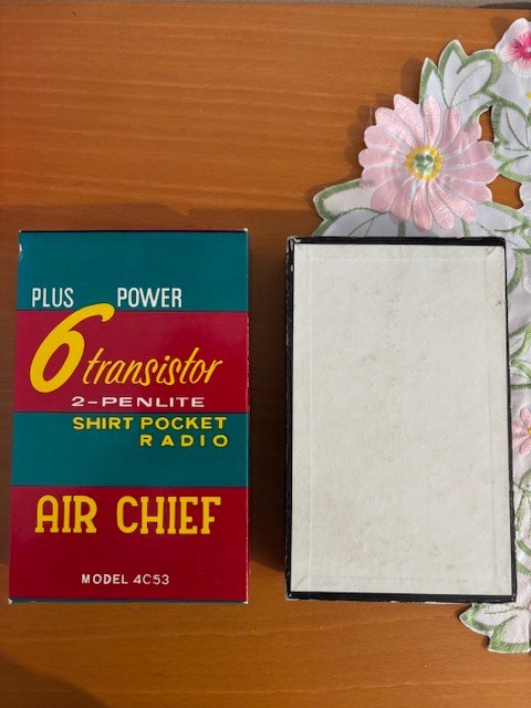 VINTAGE OLD AIR CHIEF SHIRT POCKET TRANSISTOR RADIO, Model 4C53 - Immaculate