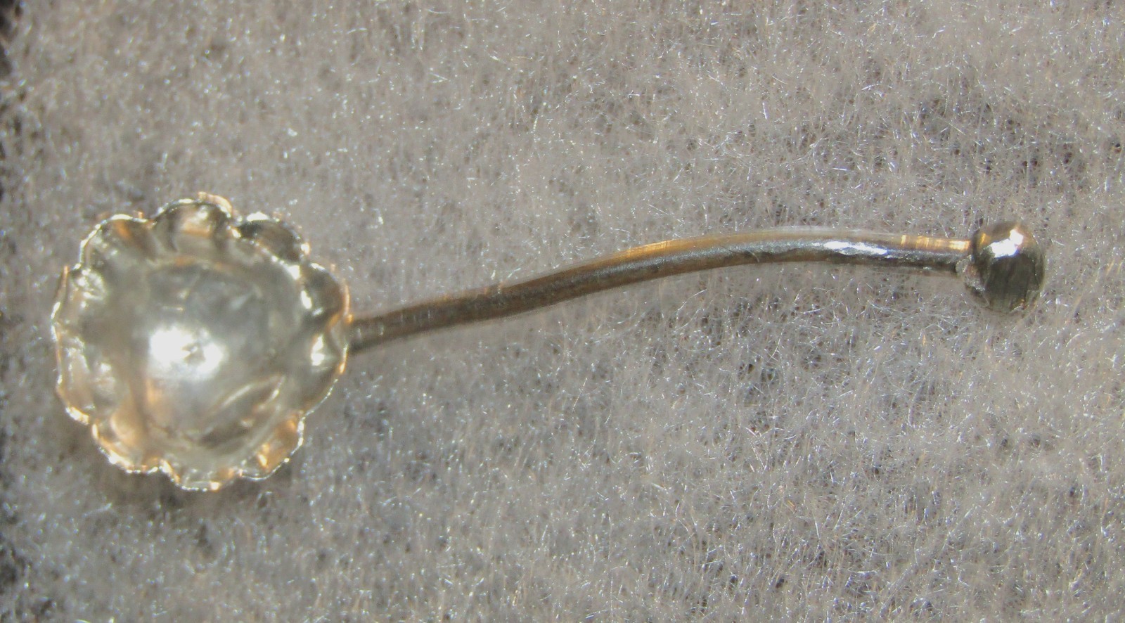 ANTIQUE SALT CELLAR SPOON HALLMARKED - DATED 1886