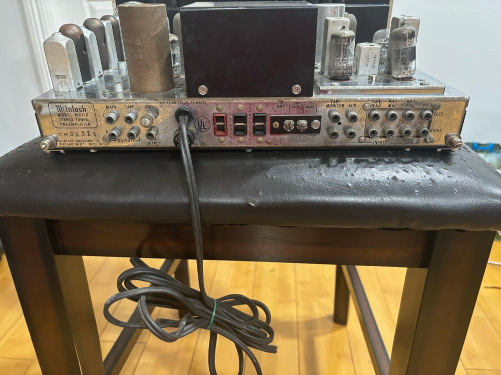 Mcintosh MX110 stereo tuner preamplifier
