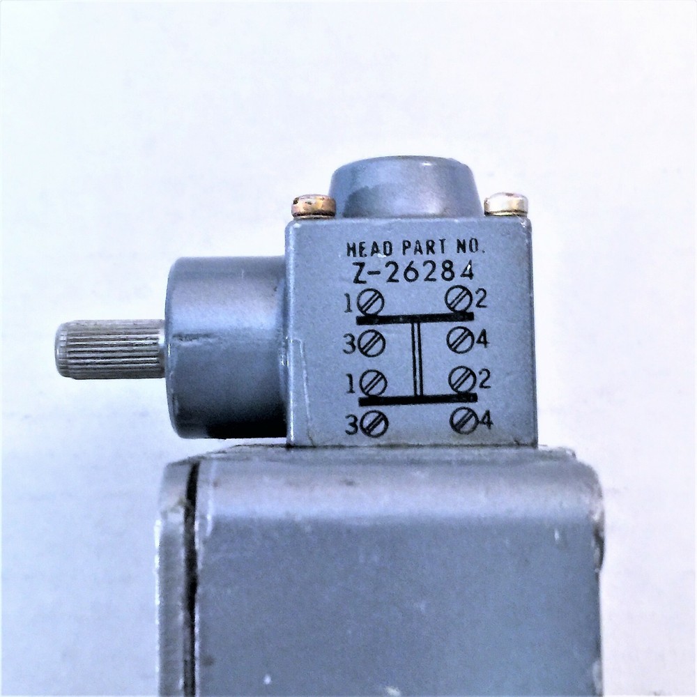 ALLEN BRADLEY 802T-AMTHW2 SER C LIMIT SWITCH
