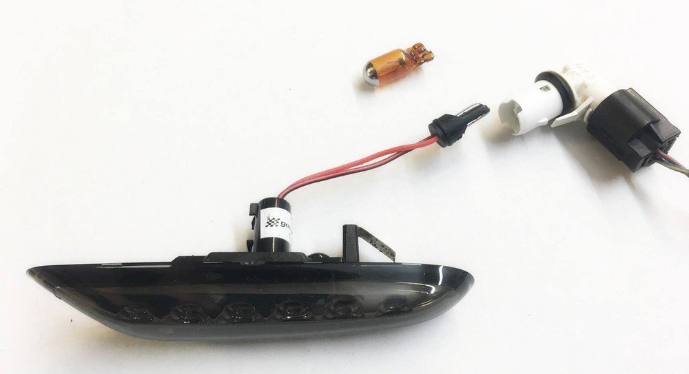 Sequential Smoked LED Fender Side Marker Lights For BMW E46 E60 E61 E81 E82 E88