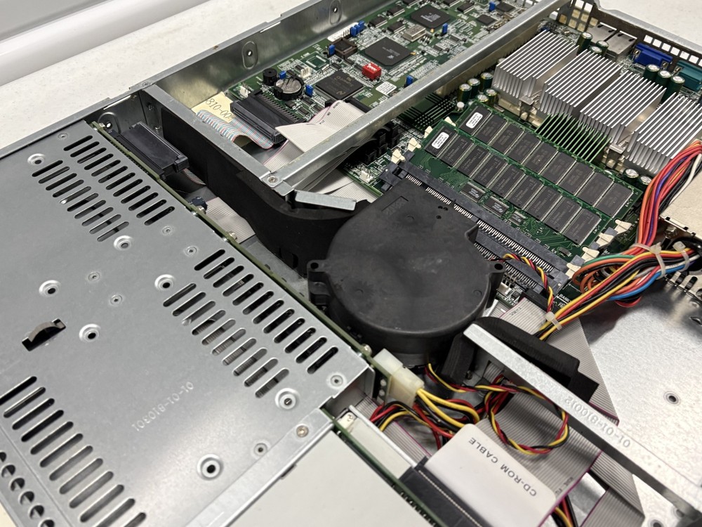 SuperMicro I-Server 3010 370DER Server 1U Rack Computer Intel Pentium 3 x2 WORKS