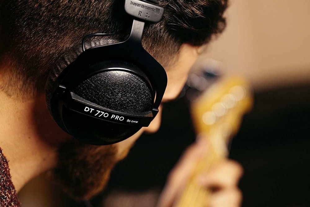 beyerdynamic DT 770 Pro 80-Ohm Headphone Bundle with Acrylic Stand