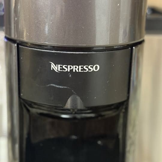 De'Longhi Nespresso Evoluo Coffee & Espresso Machine