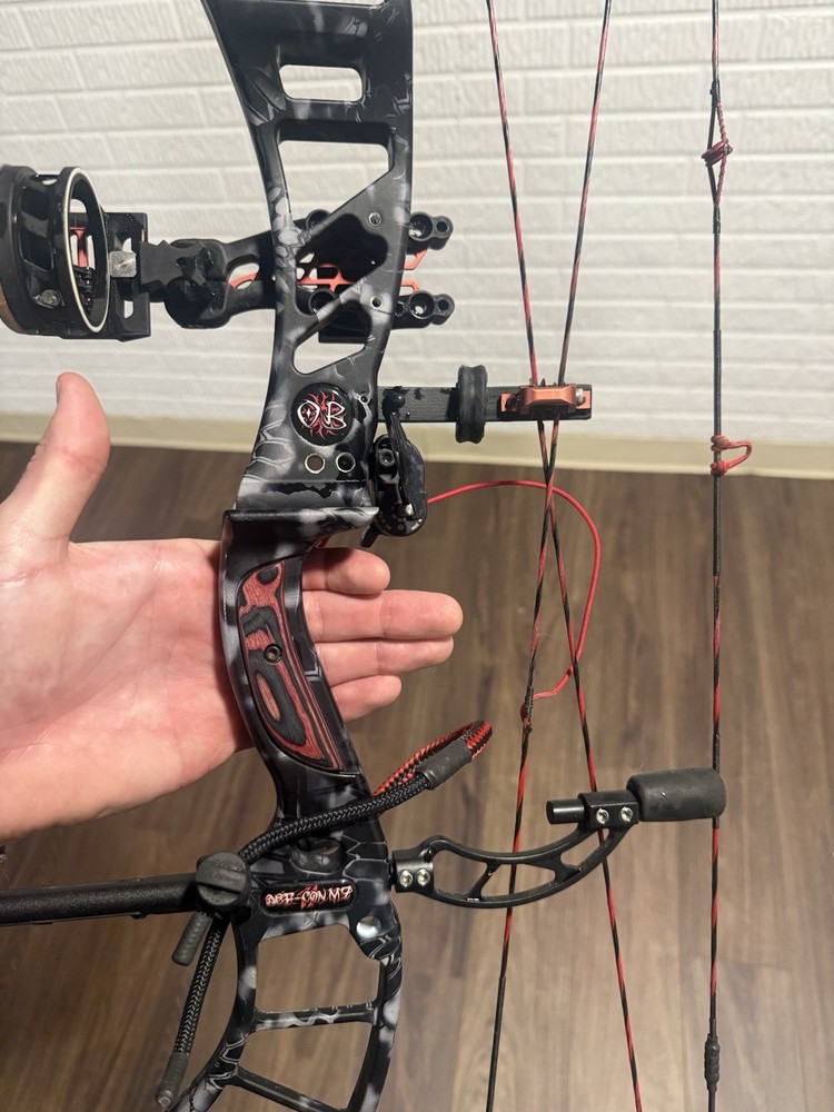 Obsession Bows M7 DEFCON