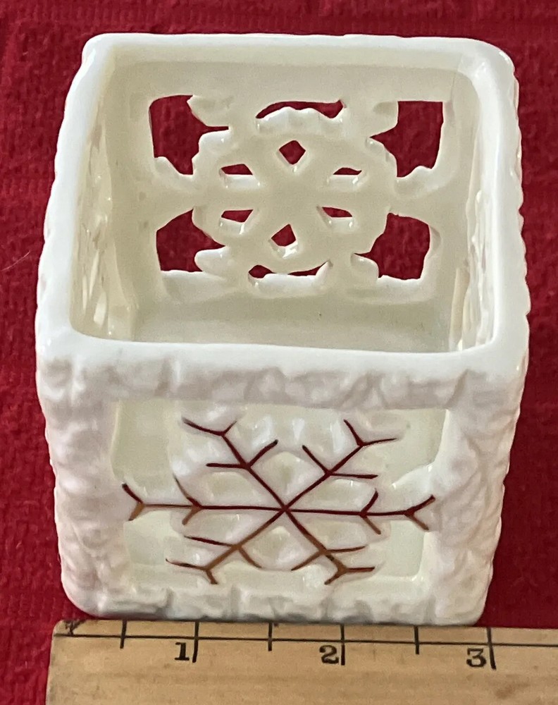 “SNOWFLAKE” ADORNED CERAMIC TEA LIGHT CANDLE HOLDER