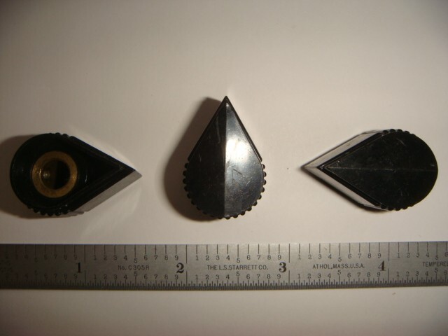 ONE Lot 26 single Set-Screw BLACK Pointer Knobs MS91528 type -- Likely Used