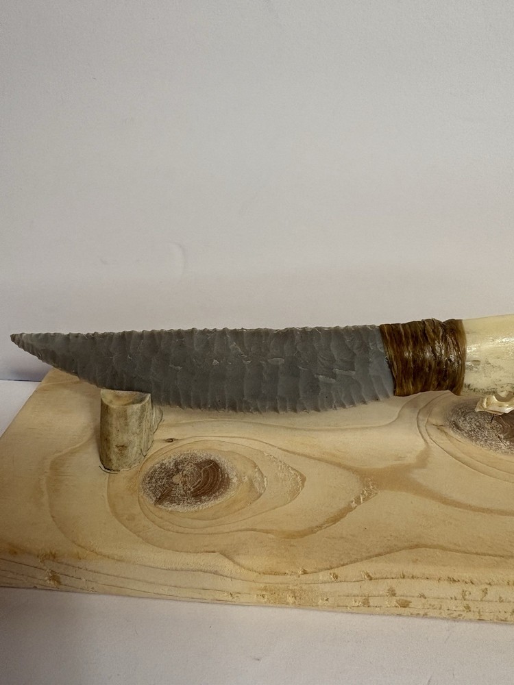 flint knapped knife