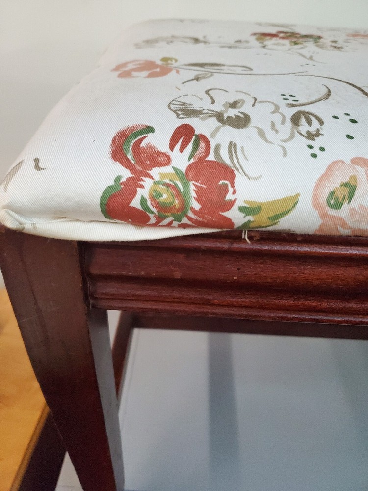 VINTAGE UPHOLSTERED WOODEN BENCH