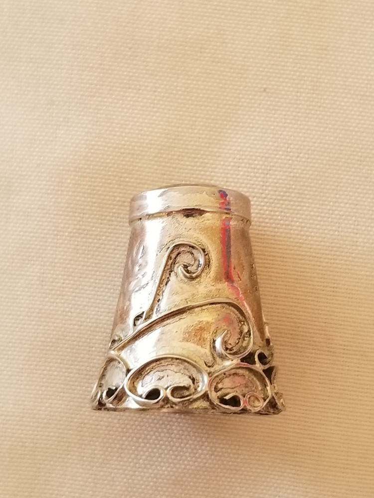 Vintage Solid Sterling Silver Ornate Scroll Pattern Thimble  1" Tall Mexico