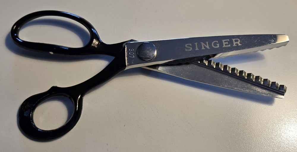 Singer Pinking Shears Model 307 Italy