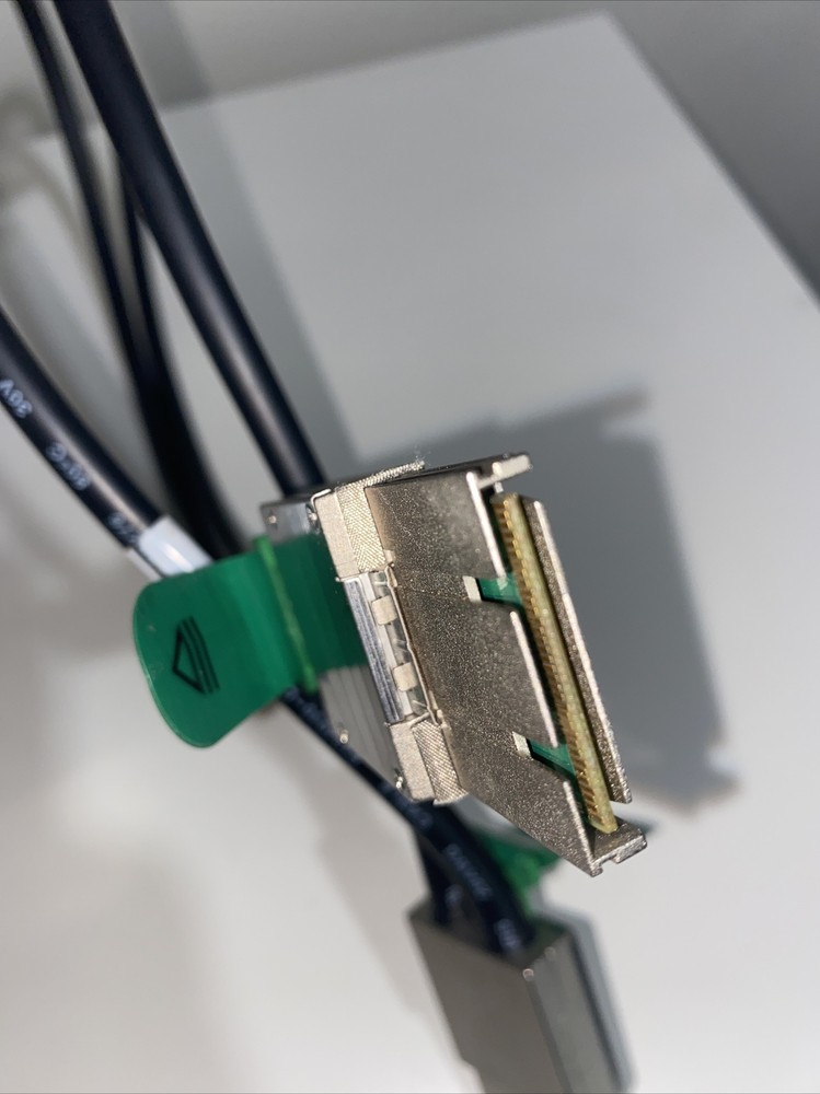HUAWEI 04050141 IPASS 8X Cable data cable 1m x8 PCIe