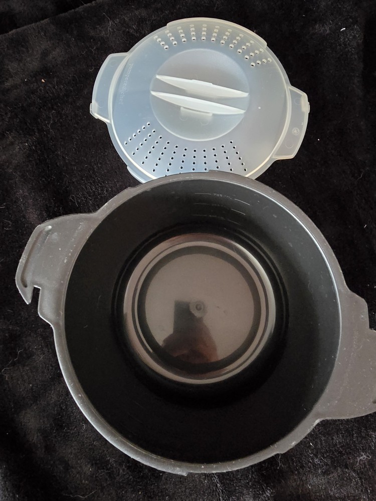 Pampered Chef Micro-Cooker