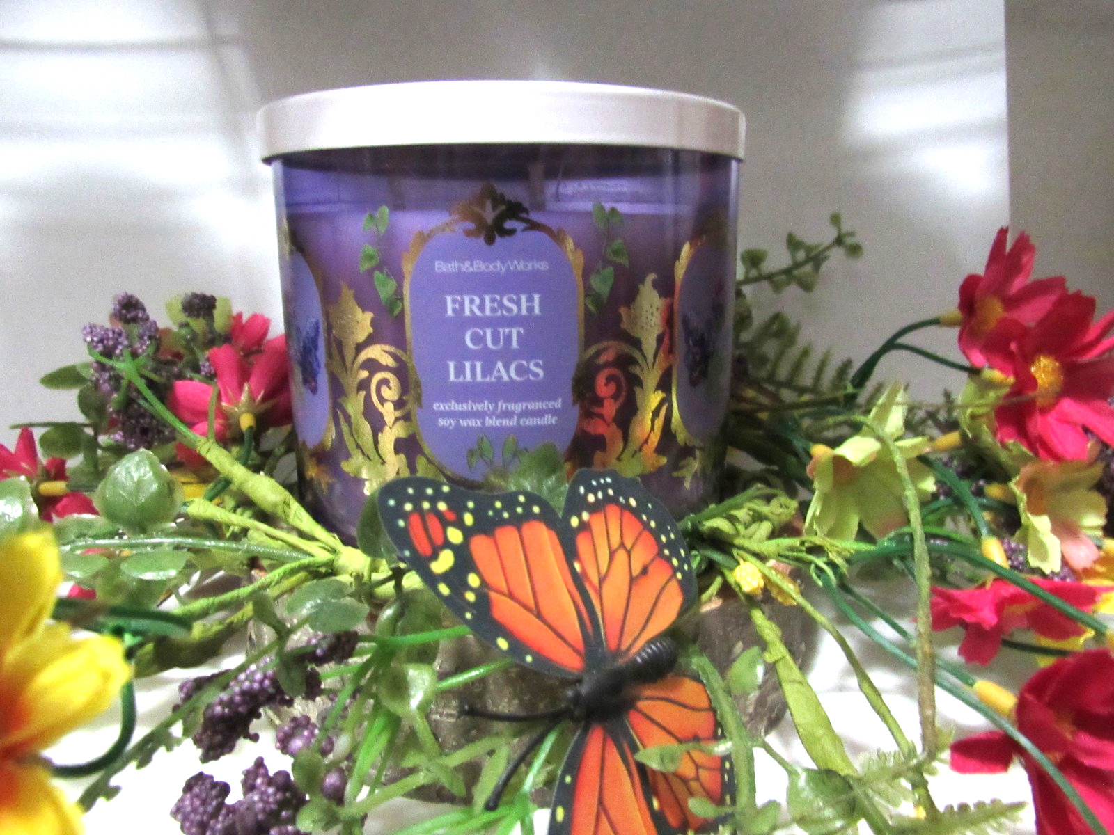 💕🤍💕BATH & BODY WORKS 3 WICK 14.5 OZ💕🤍💕 ~"FRESH CUT LILACS"💕🤍💕