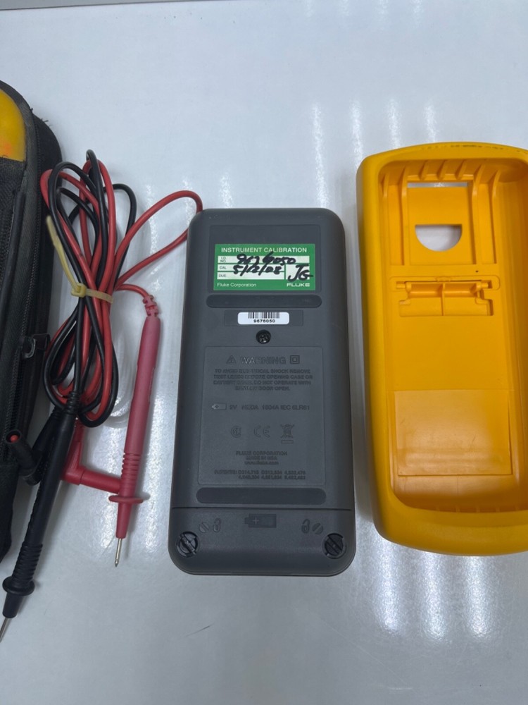 FLUKE 717 1000G Pressure Calibrator