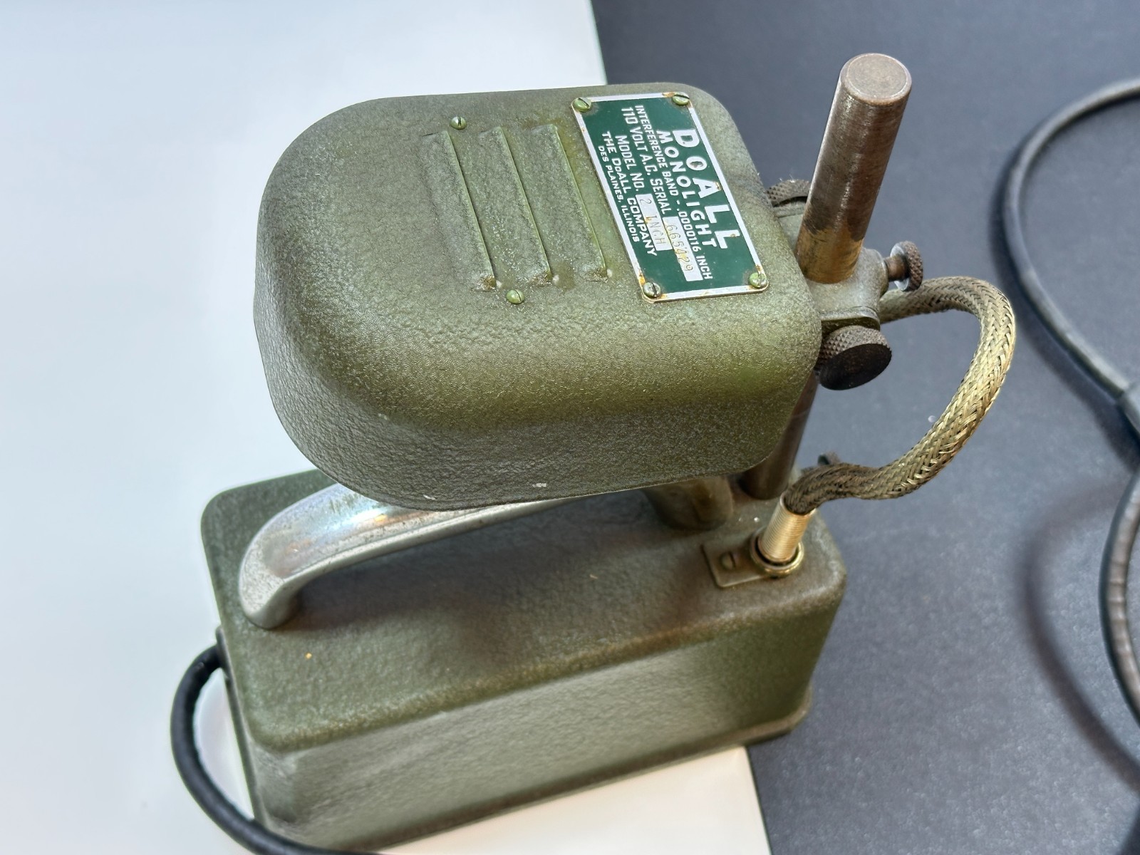 DoALL (DesPlaines IL) Monolight Interference Band, 110 Volt Model 2 Inch, Tested