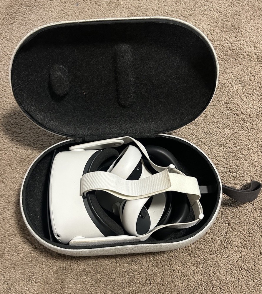 Oculus Quest 2 Virtual Reality Headset