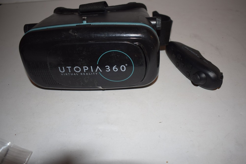 RETRAK UTOPIA 360 VIRTUAL REALITY HEADSET AND BLUETOOTH CONTROLLER (AUL2)