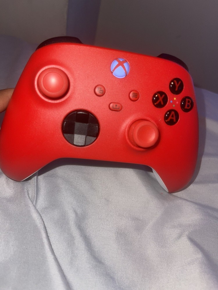 Xbox one W 8 games + Controller & Power+HDMI Cords