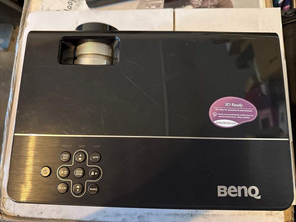 BenQ MP626 Digital Projector with HDMI input Very Bright! 1086 Hours