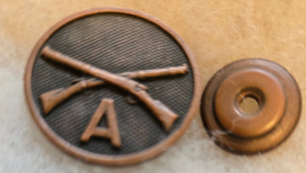 WW1 US Infantry "A" Collar Disc w/good nut & post.