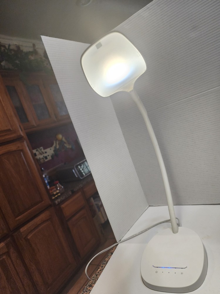 WHITE LED CONNECTOR TABLE DESK LAMP/ ADJUSTABLE / BRIGHT TOUCH SENSITIVE