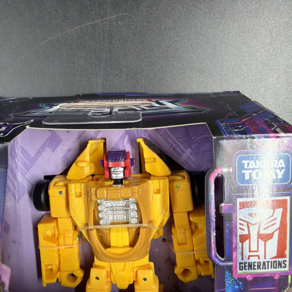Transformers Legacy -Dragstrip- New in Box- Menasor