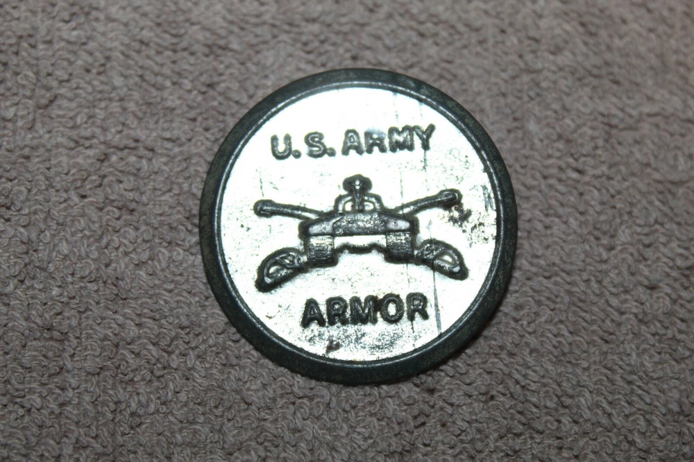 Original WW2 "U.S. Army Armor" Cavalry Round Tin Badge w/Rear Pin