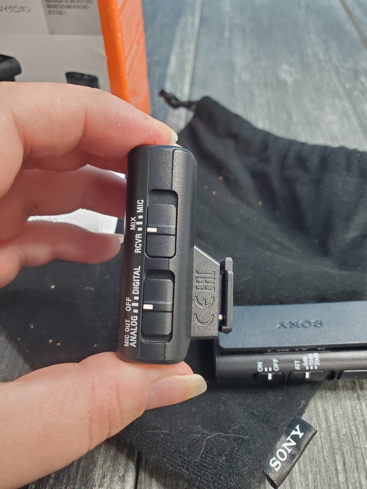 Sony ECM-W2BT Digital Bluetooth Wireless Microphone Vlogger PRO