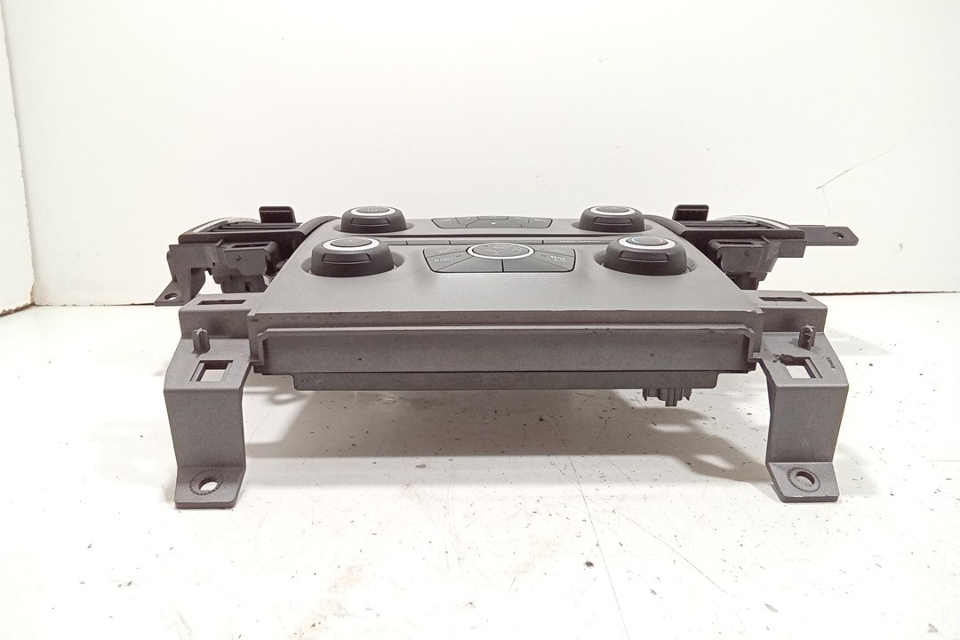 2014-2019 Ford Taurus Radio & Manual Temperature Control Panel Bezel OEM