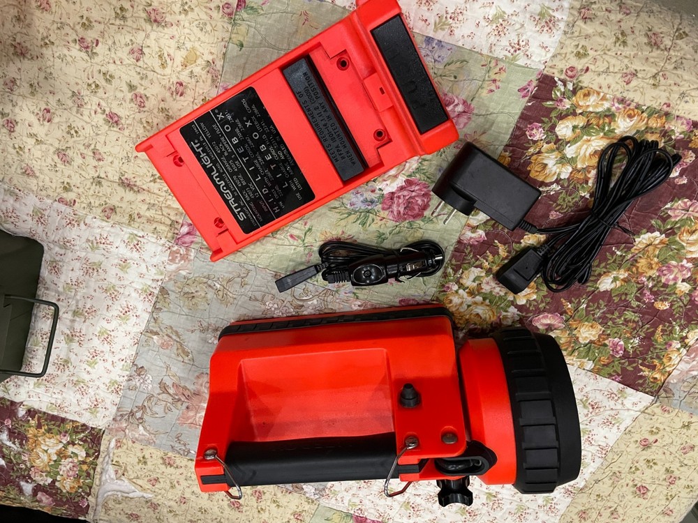 Streamlight Litebox Flashlight With Docking Station, Wall Plug Cable & Car Cable