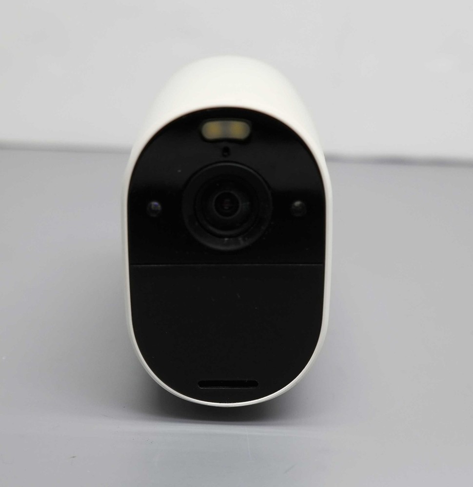 Arlo Essential XL VMC2032 Wireless Spotlight Security Camera White